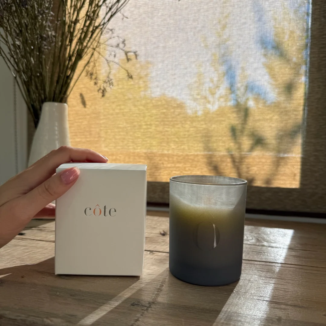 Signature Scent Candle - Image 4